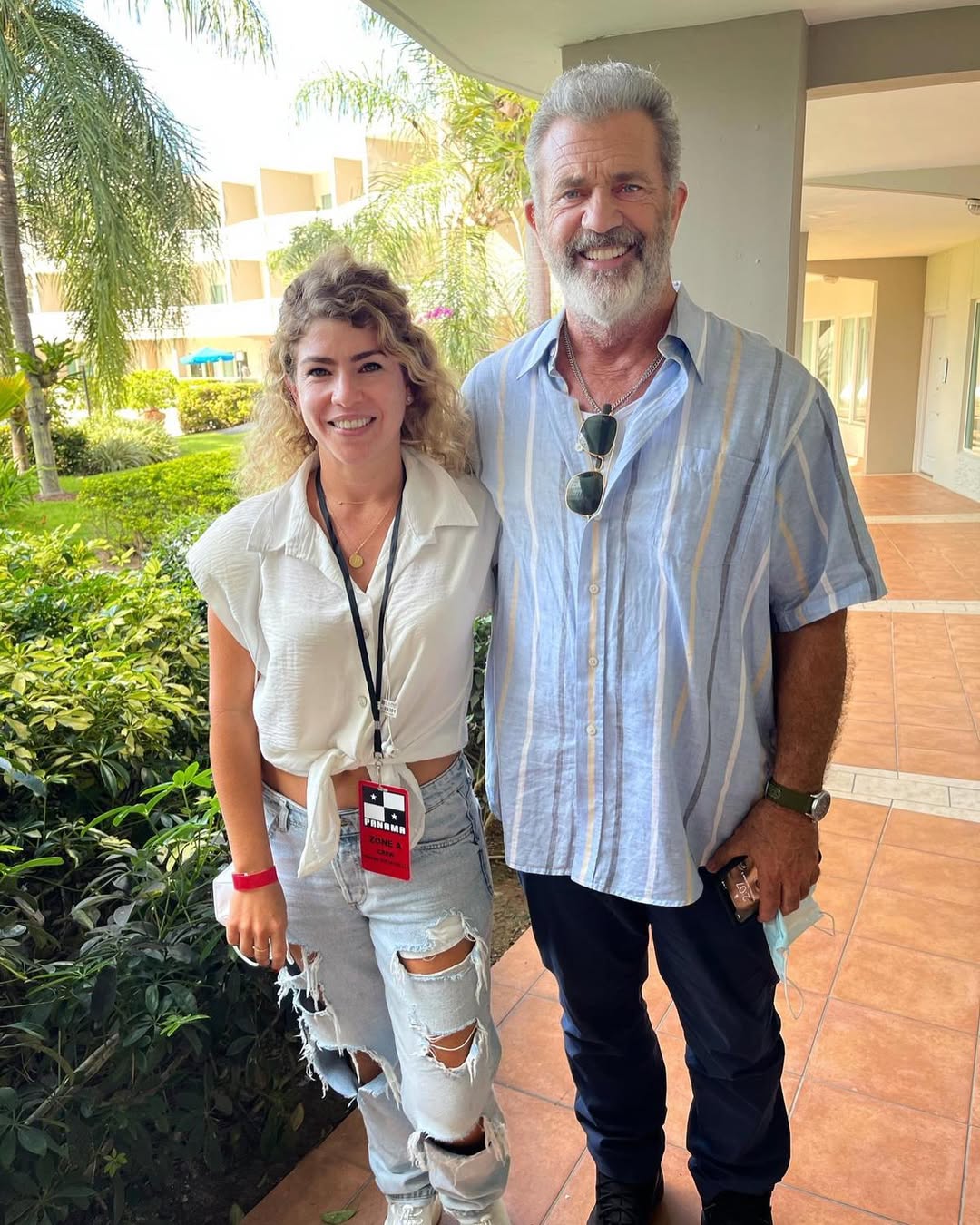 לי ברודה עם מל גיבסון | צילום: באדיבות המצולמת