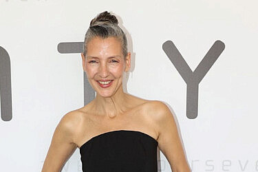 אוברול סטרפלס של השמחות. ליאת אחירון בתצוגת האופנה של ספיר אביסרור לטוונטיפורסבן | צילום: אור גפן