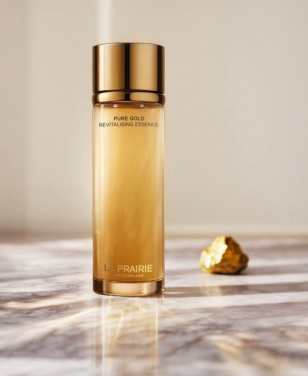 לה פררי PURE GOLD REVITALISIND ESSENCE. מחיר 2,210 ש"ח ל-75 מ"ל | צילום: יח"צ