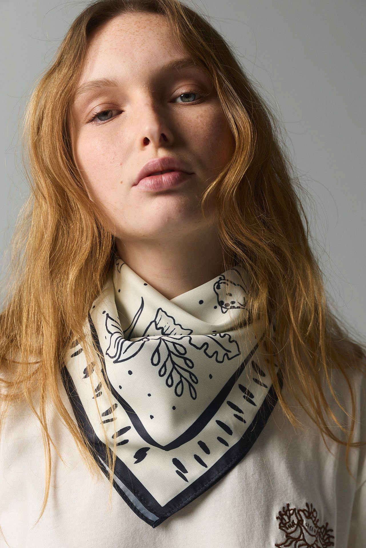 קולקציית herstory בשיתוף ליאת לוי קופלמן ועמותת המכללה. מטפחת 100 ש"ח | צילום: אור דנון