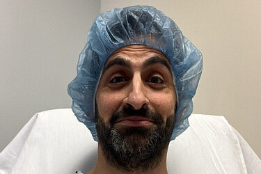 "אני בטוח שיהיו מי שיצחקו עליי ויכנו אותי גבר 'מסורס' או 'מעוקר'". ד"ר עשהאל רומנלי | צילום: באדיבות המצולם