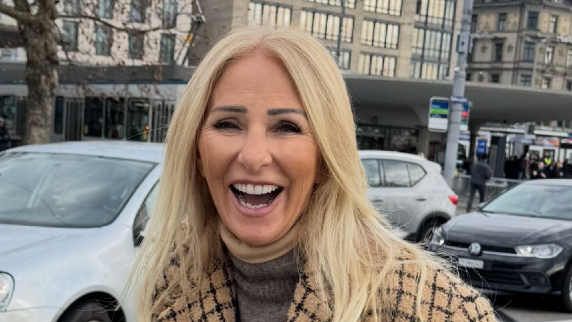 לא שותה ולא מעשנת, אבל אוהבת את השמש. אהובה אלפרון | צילום: באדיבות המצולמת