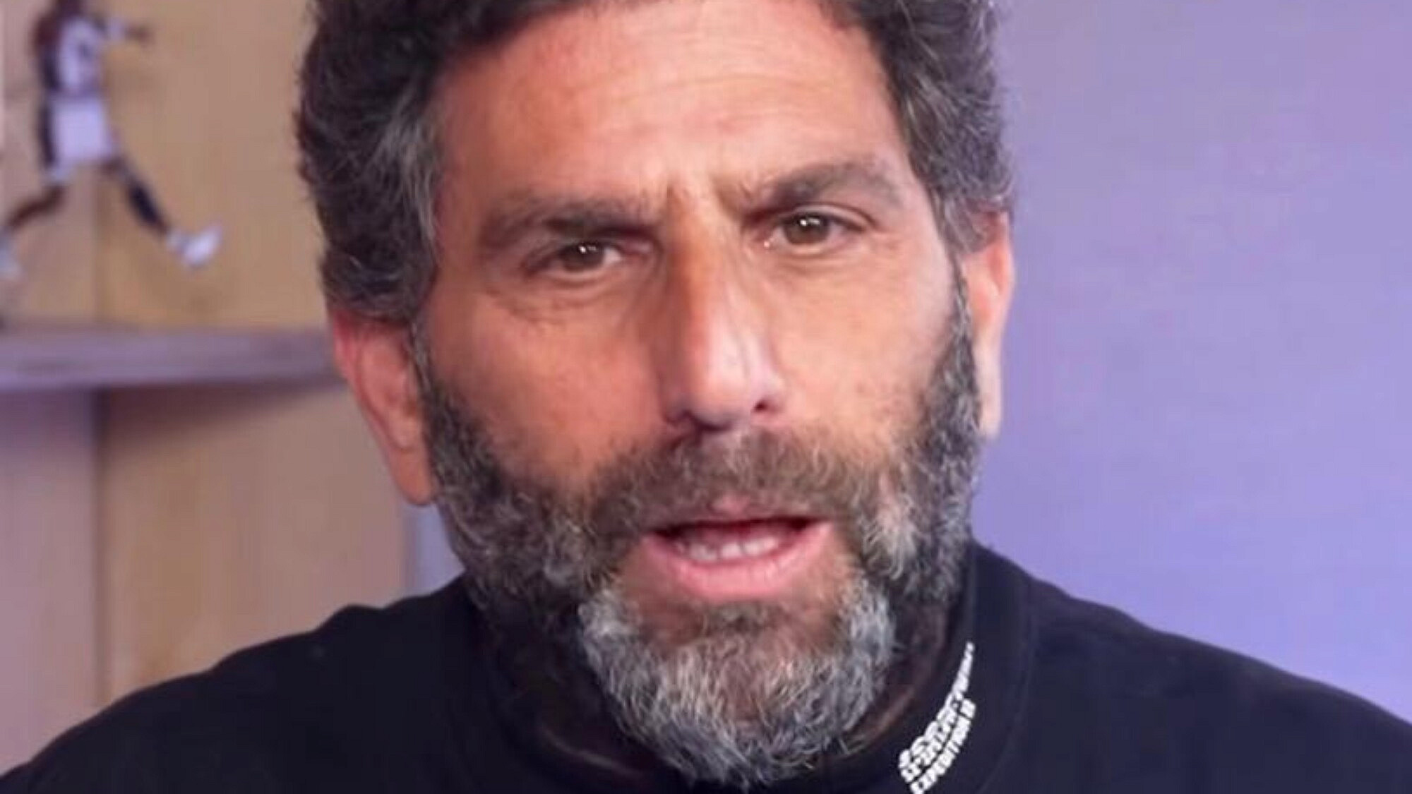 "הילדים שלנו רואים שהשנאה חזקה יותר מהשליטה העצמית". יוסי מרשק | צילום: מתוך הפודקאסט "לך תחפש" מבית אול אין פודקאסטים