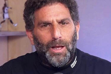 "הילדים שלנו רואים שהשנאה חזקה יותר מהשליטה העצמית". יוסי מרשק | צילום: מתוך הפודקאסט "לך תחפש" מבית אול אין פודקאסטים