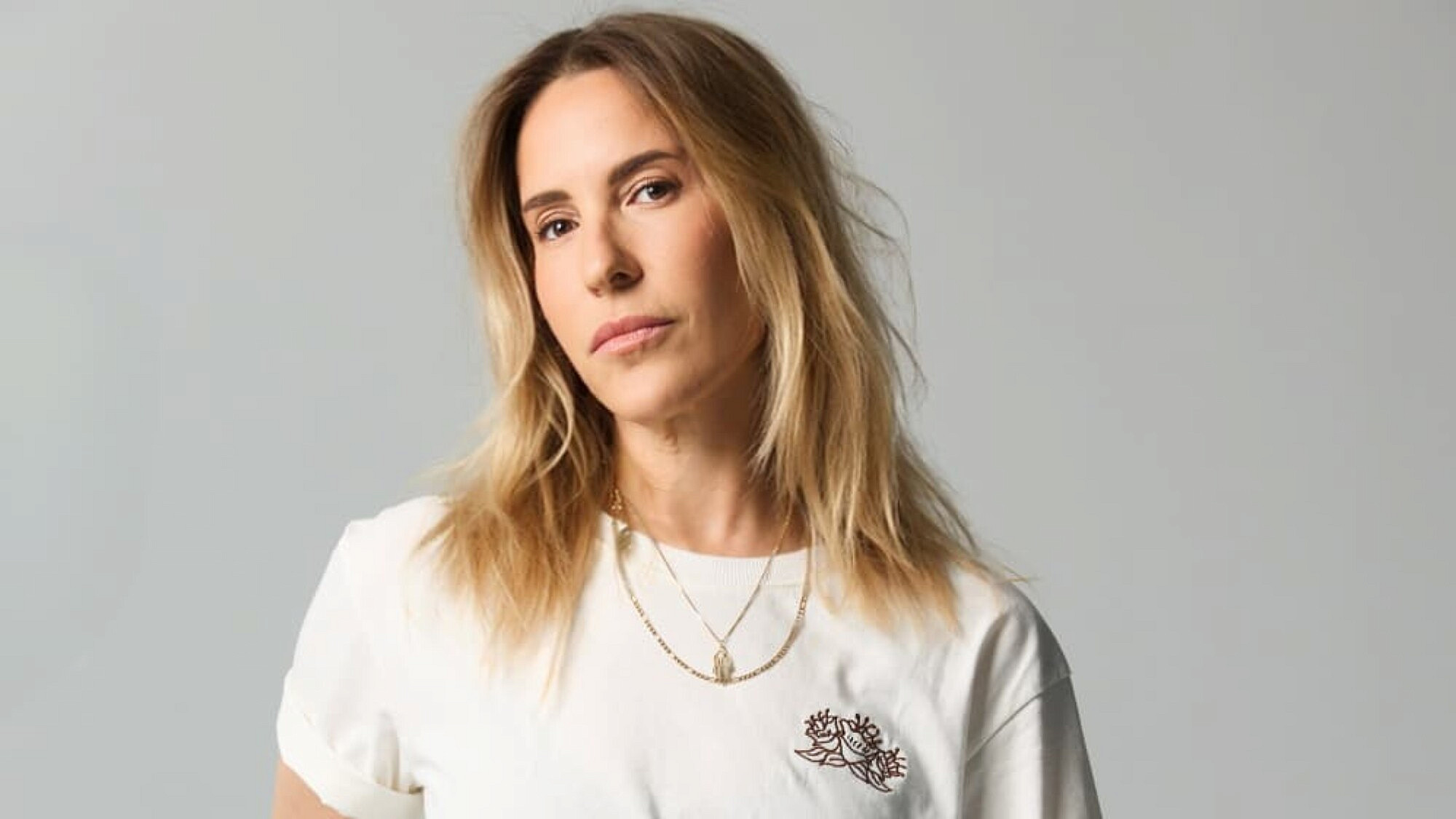 ליאת לוי קופלמן בקולקציית herstory בשיתוף סטורי ועמותת המכללה | צילום: אור דנון ליאת לוי קופלמן בקולקציית herstory בשיתוף סטורי ועמותת המכללה | צילום: אור דנון