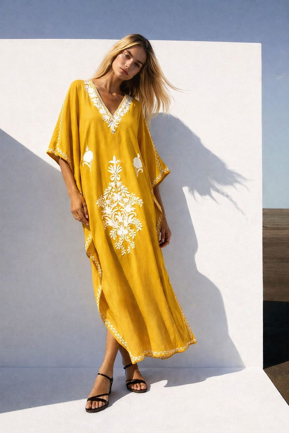 שמלת קשמיר פרפר של המותג גלביה. צילום: עדין הלמן