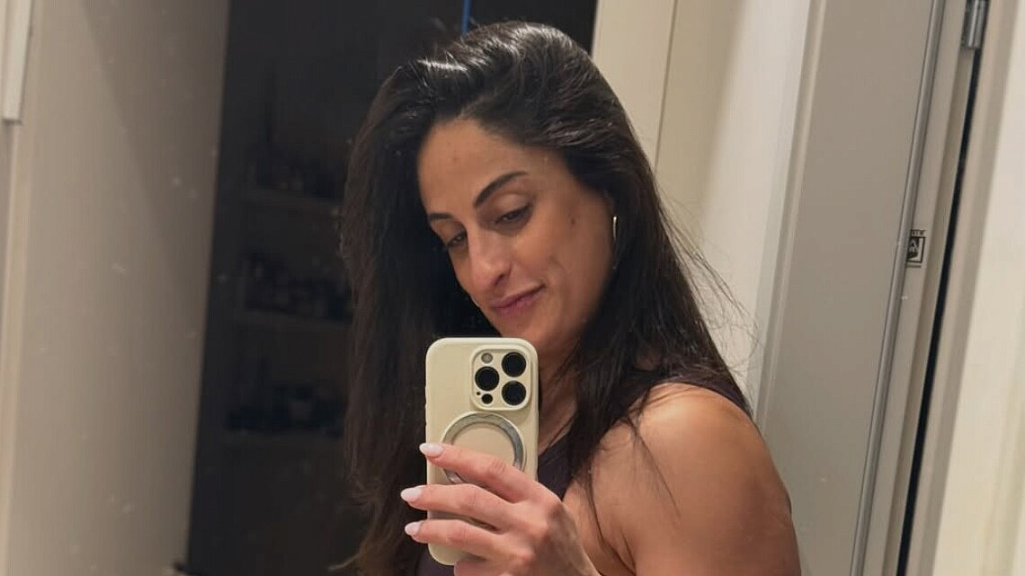 שיא הרוך: ירדן ג'רבי חושפת בטן היריונית מהממת