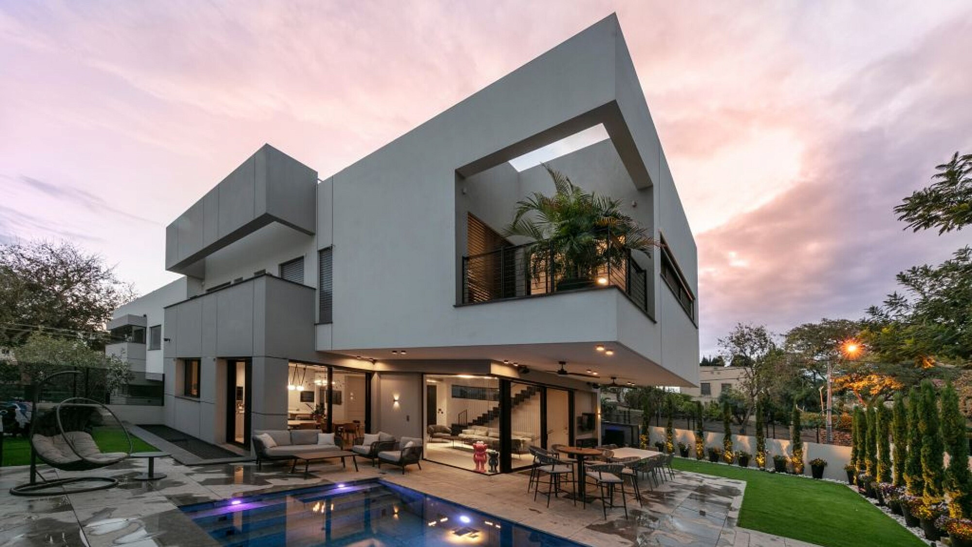 רון שפיגל, צלם אלעד גונן, בריכה פלגים רון שפיגל, צלם אלעד גונן, בריכה פלגים