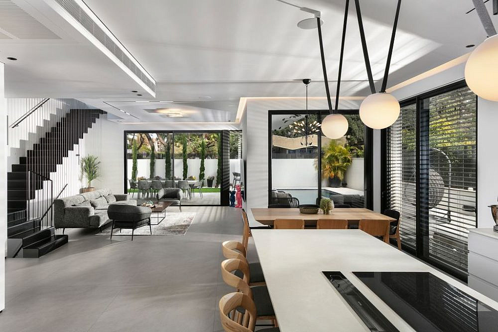 רון שפיגל, צלם אלעד גונן