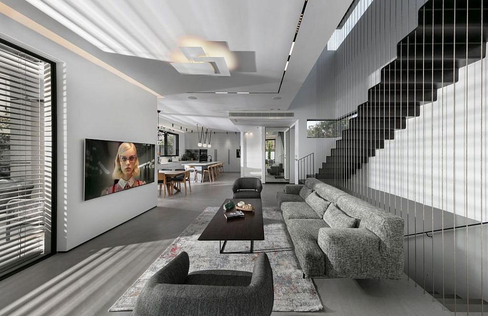 רון שפיגל, צלם אלעד גונן