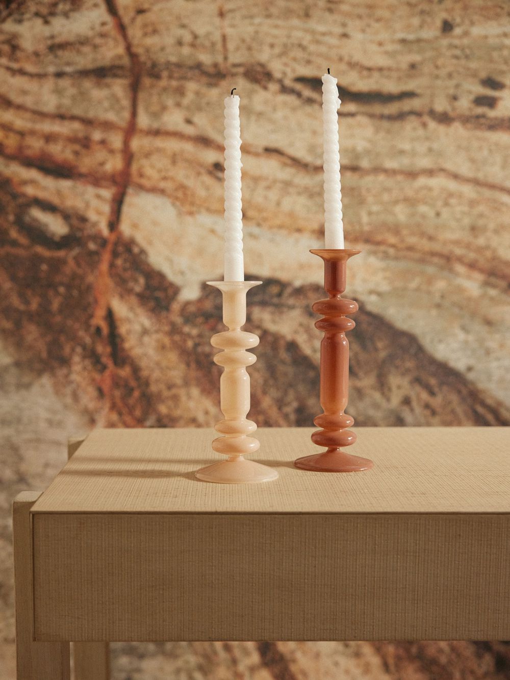 קסטרו הום. פמוטי זכוכית צבעוניים. 48-55 ש"ח | צילום: יח"צ