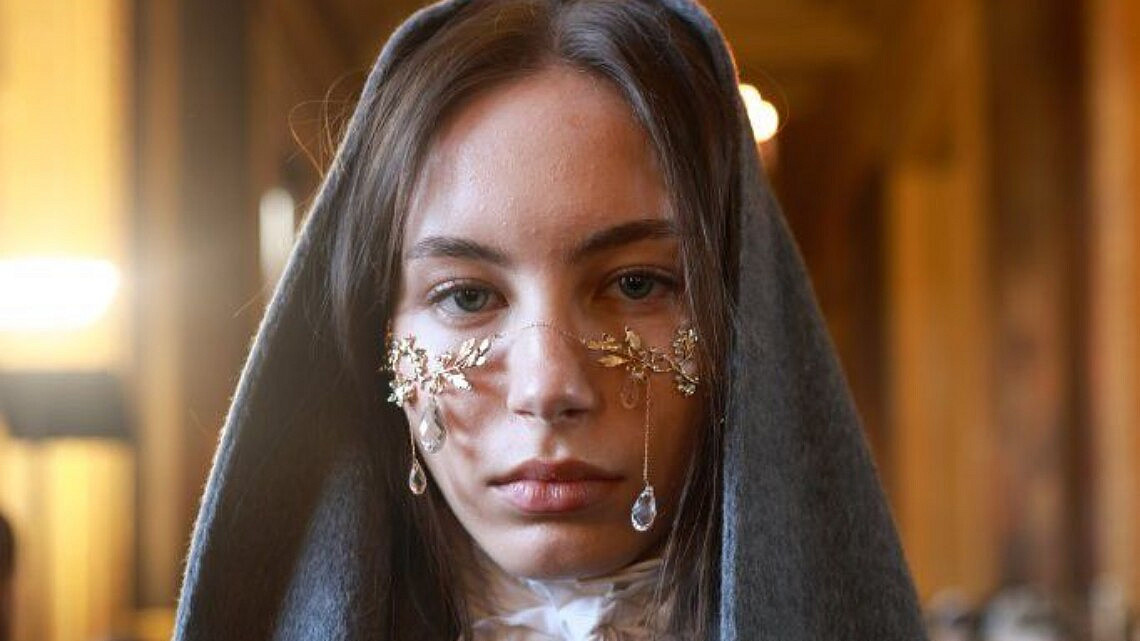 שיתוף הפעולה בין קובי הלפרין וקרן וולף בתצוגת סתיו–חורף 2026, שבוע האופנה בפריז | צילום: גיל חיון