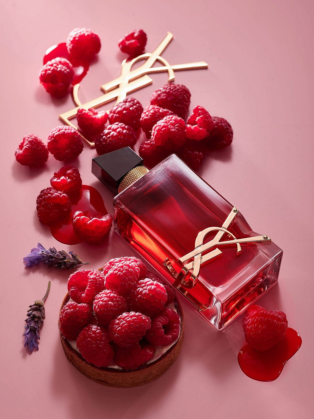 LIBRE BERRY CRUSH של איב סן לורן. 530 ש"ח ל-90 מ"ל | צילום: יח"צ