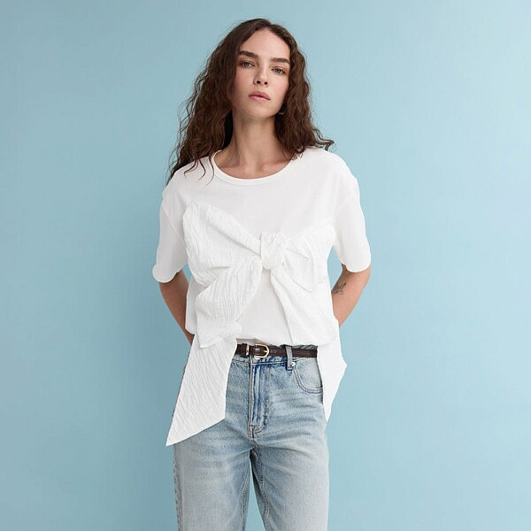 CASTRO. מחיר 149 ש"ח | צילום: סער פסח