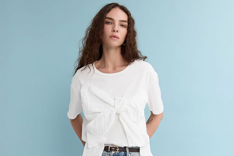 CASTRO. מחיר 149 ש"ח | צילום: סער פסח