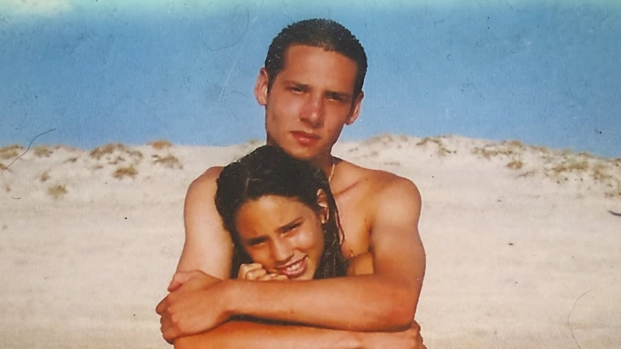 איך שיר זיכרון נולד? עמית וסרן תם פרקש ז"ל בנערותם | צילום: אינסטגרם amitfar@