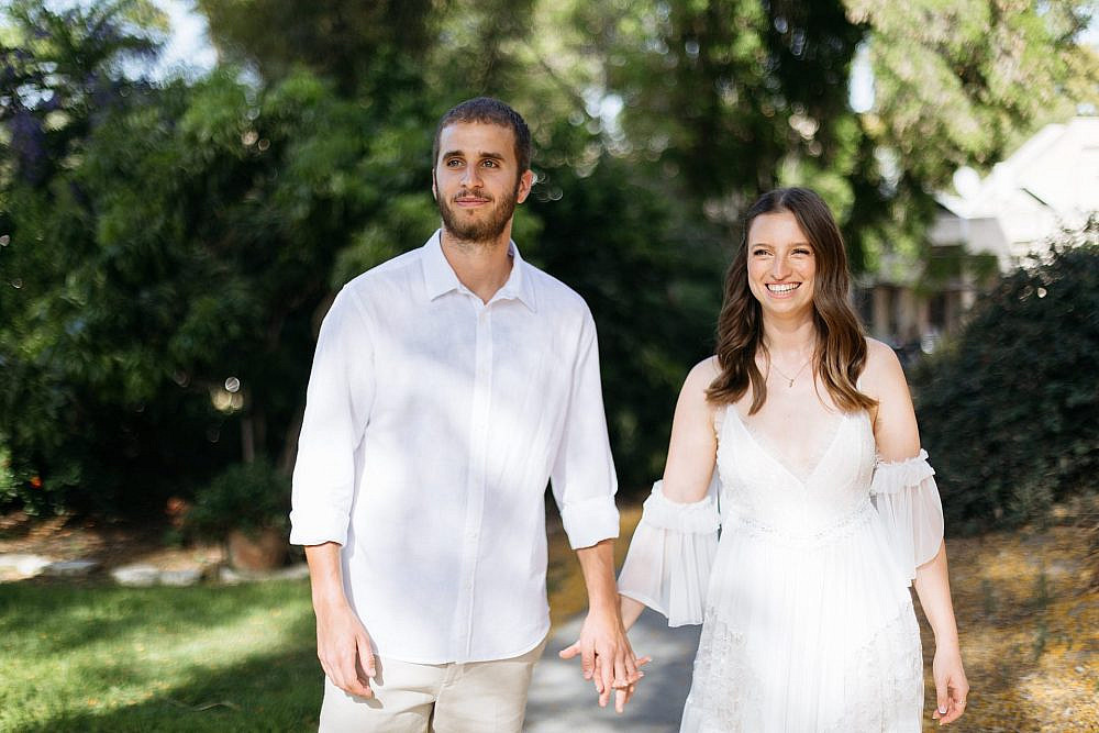 פוראבר יאנג. תומר ועילי זיסר ז"ל ביום חתונתם | צילום: מאיה לוזון