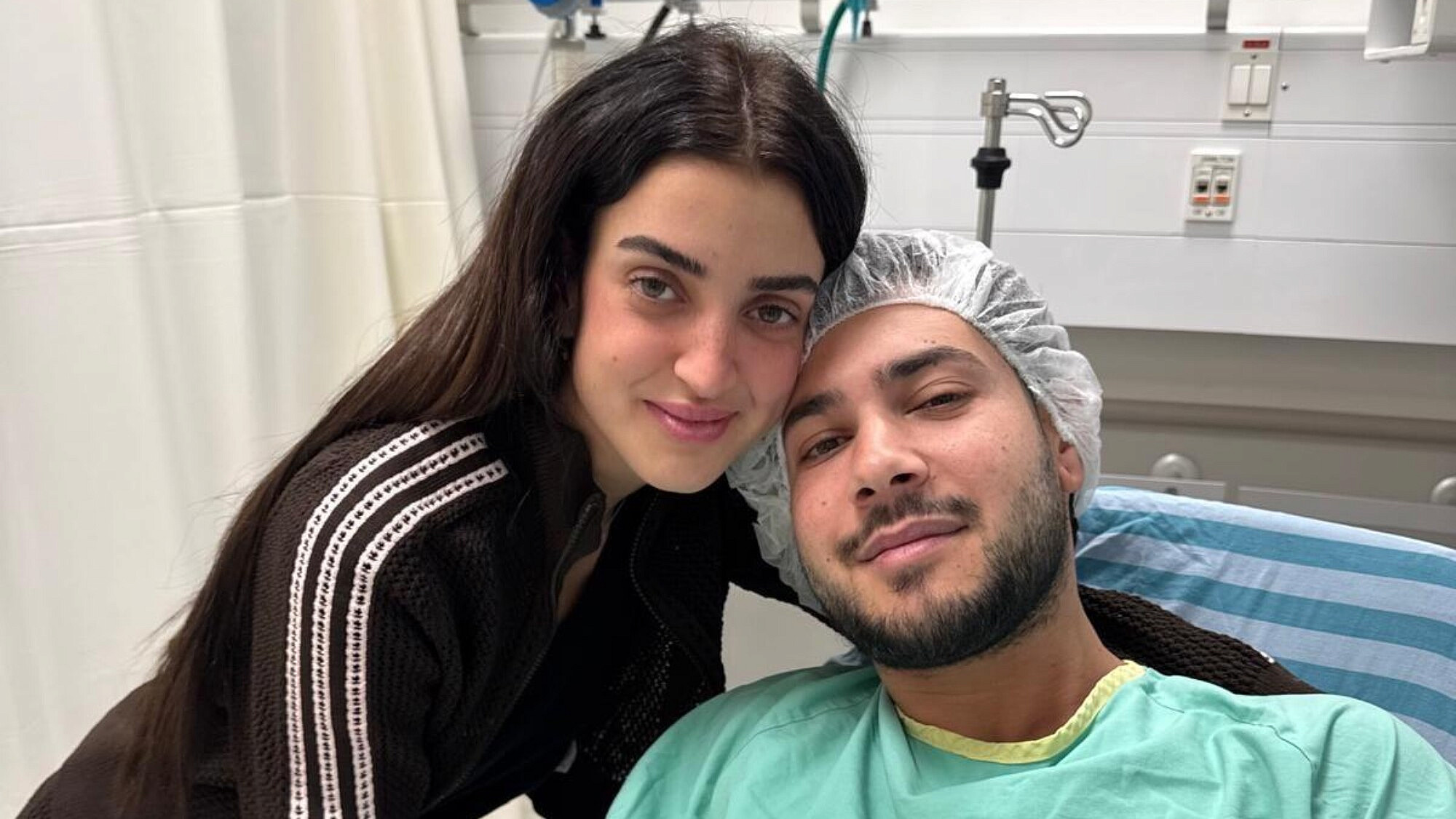 שורד השבי אלי-ה כהן ובת זוגו זיו עבוד רגע לפני הניתוח | צילום: אור גפן תקשורת