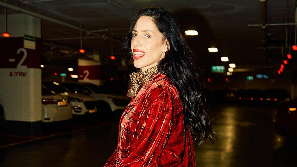 איגי וקסמן | צילום: בת שחר ניסן, סטיילינג: עמית גואטה, איפור: אדיר פימה, שיער: אביב דוידיאן