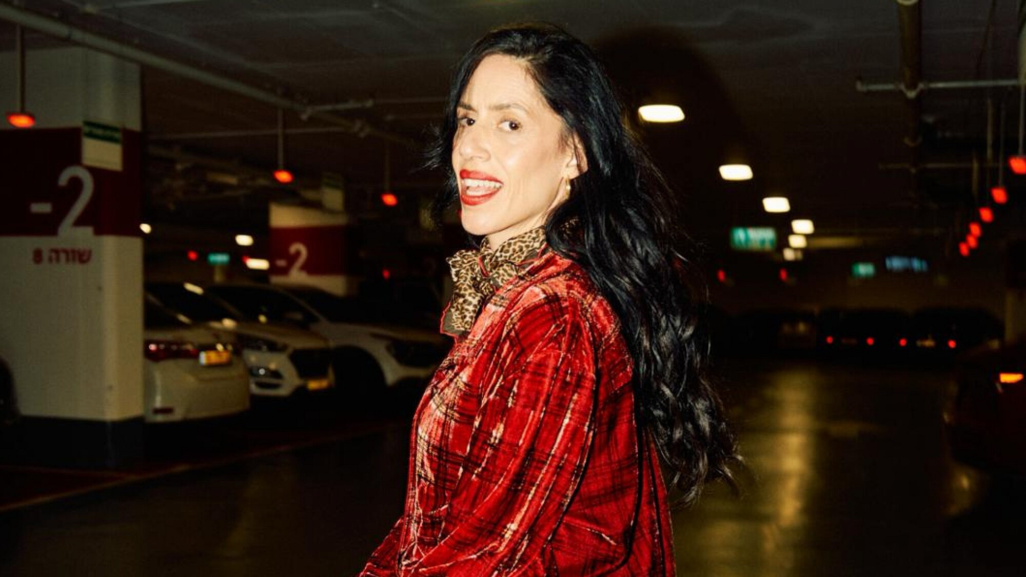 איגי וקסמן | צילום: בת שחר ניסן, סטיילינג: עמית גואטה, איפור: אדיר פימה, שיער: אביב דוידיאן