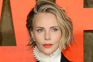 סטאנינג. שרליז ת'רון | צילום: אינטגרסם charlizeafrica@