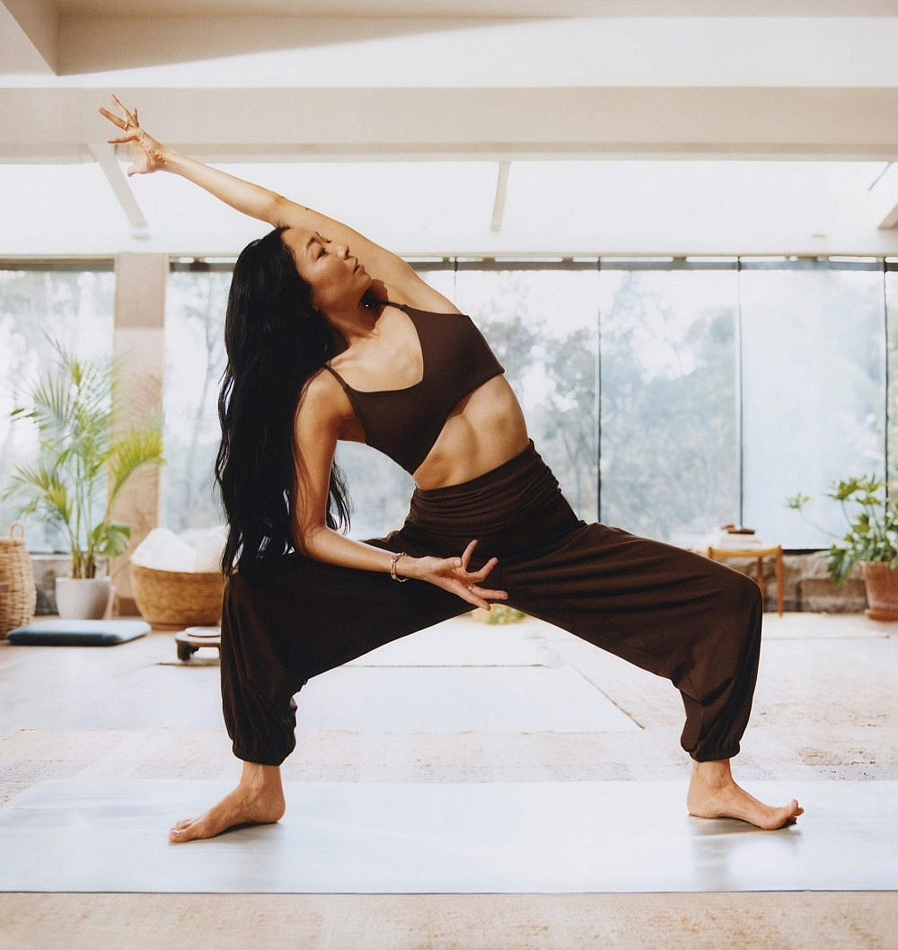 LULULEMON. טופ 249 ש"ח, מכנסיים 499 ש"ח | צילום: באדיבות המותג