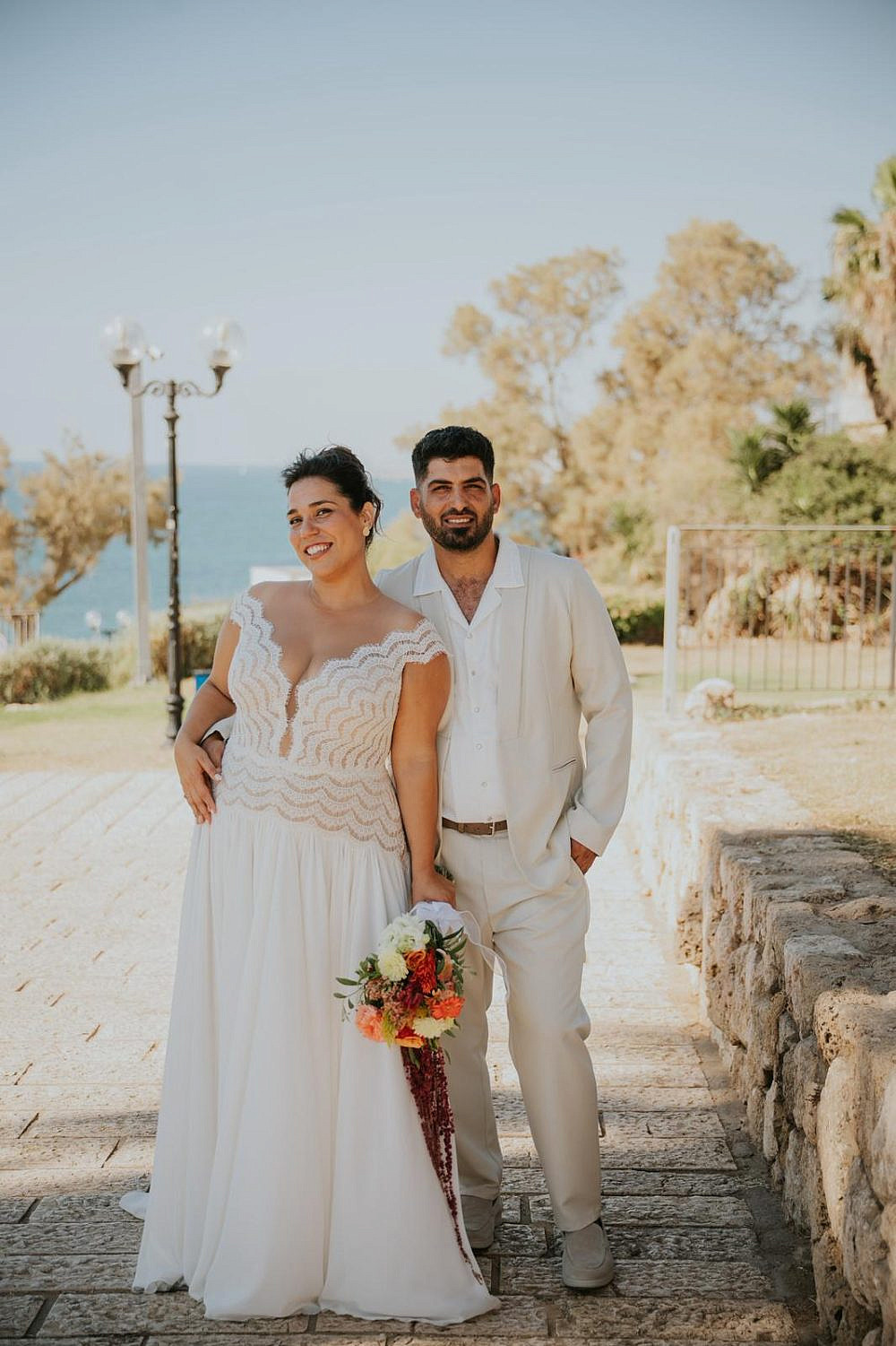 אול יו ניד איז לאב. מעין דורי ושחר פרג'ון ביום חתונתם | צילום: שחר זיסו