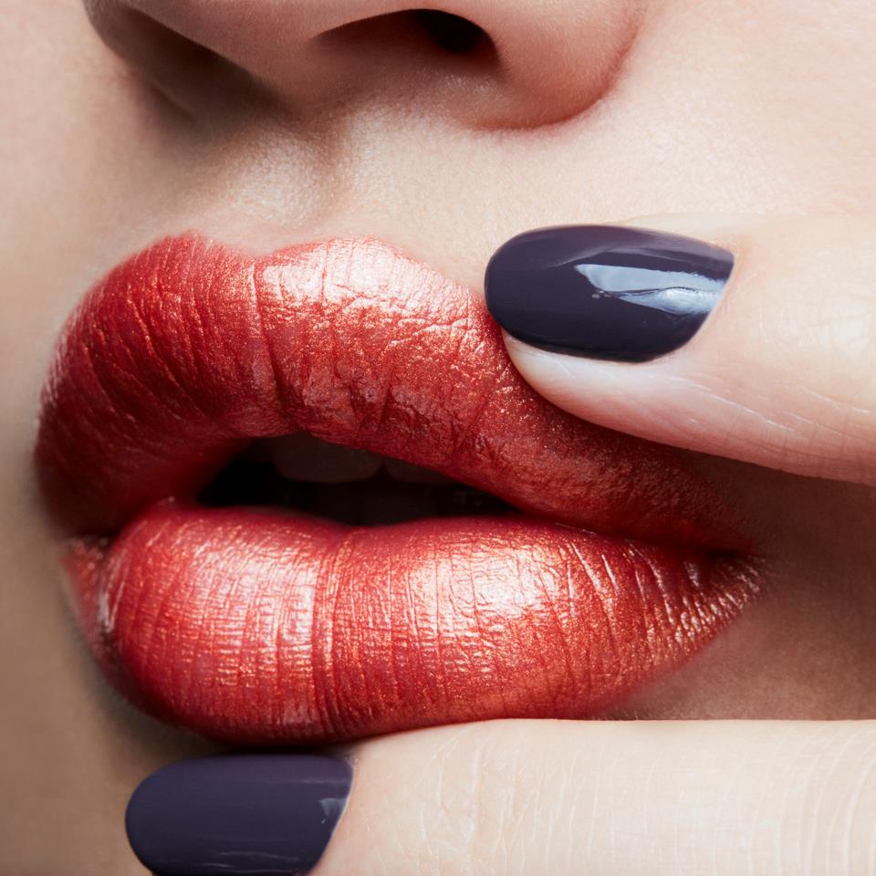 MAC FROST LIPSTICK | צילום: יח"צ