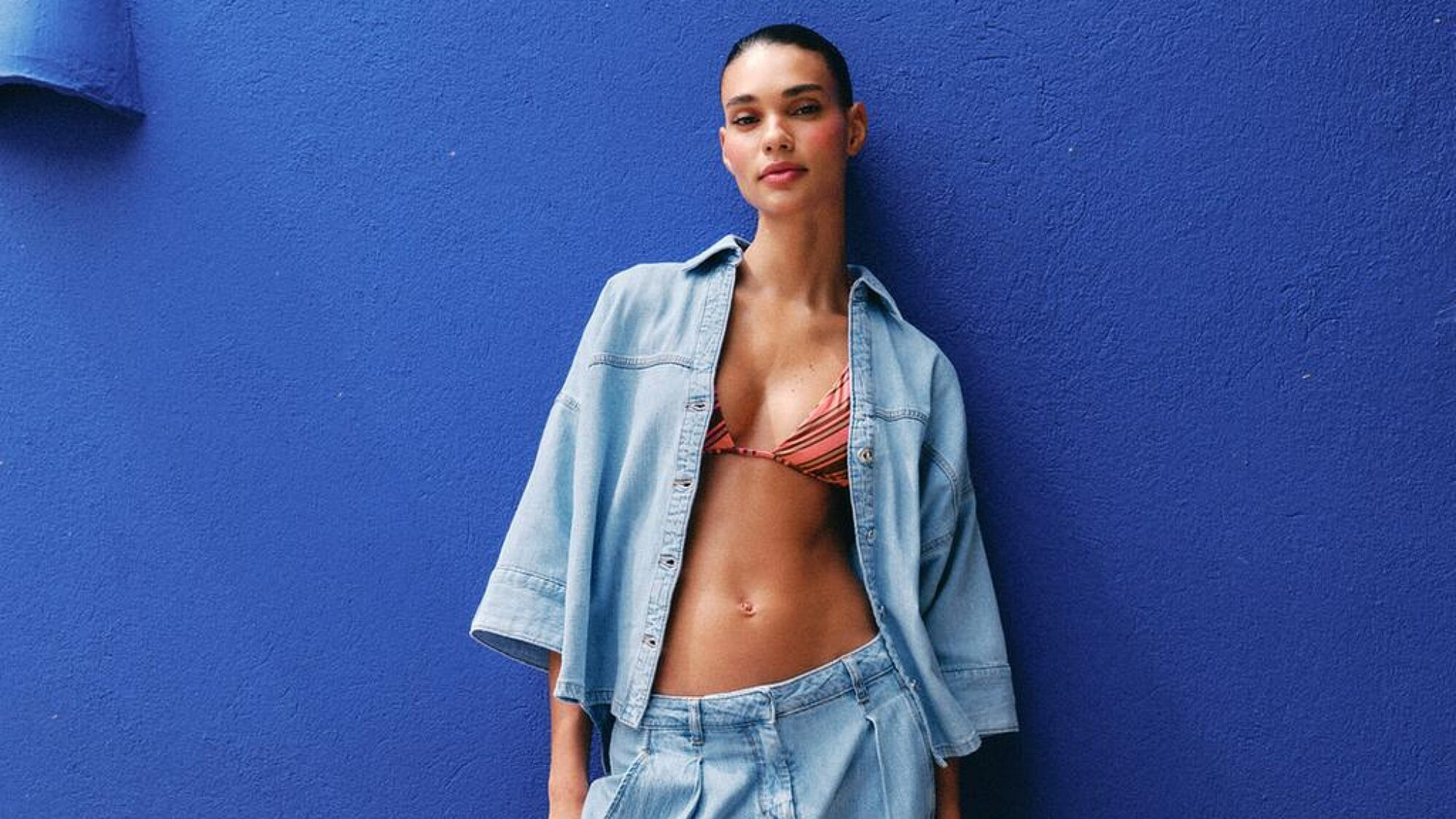 טו קול פור סקול: ZARA - חולצה 169 ש"ח, מכנסיים 199 ש"ח | צילום: יח"צ טו קול פור סקול: ZARA - חולצה 169 ש"ח, מכנסיים 199 ש"ח | צילום: יח"צ