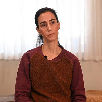 החיים והמוות שאחרי השבעה באוקטובר. בת שבע כהן-יהלומי | צילום: נטע דקל, מתוך עדות 710
