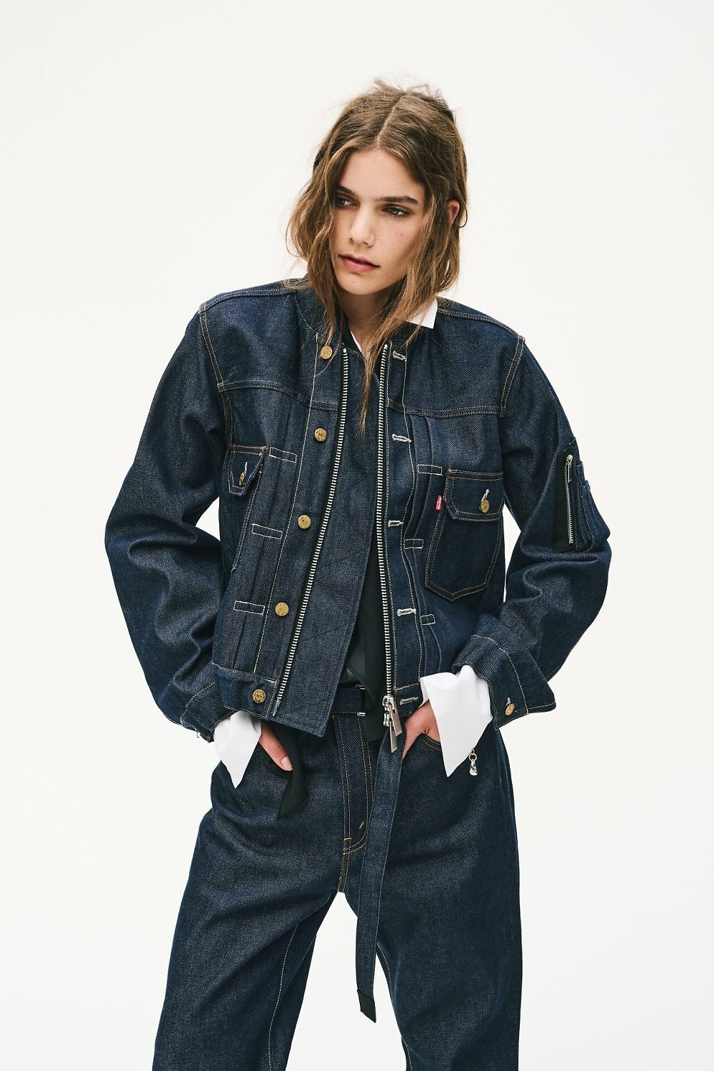 SACAI X LEVIS. ז'קט 2,699 ש"ח | צילום: Stas Komarovski